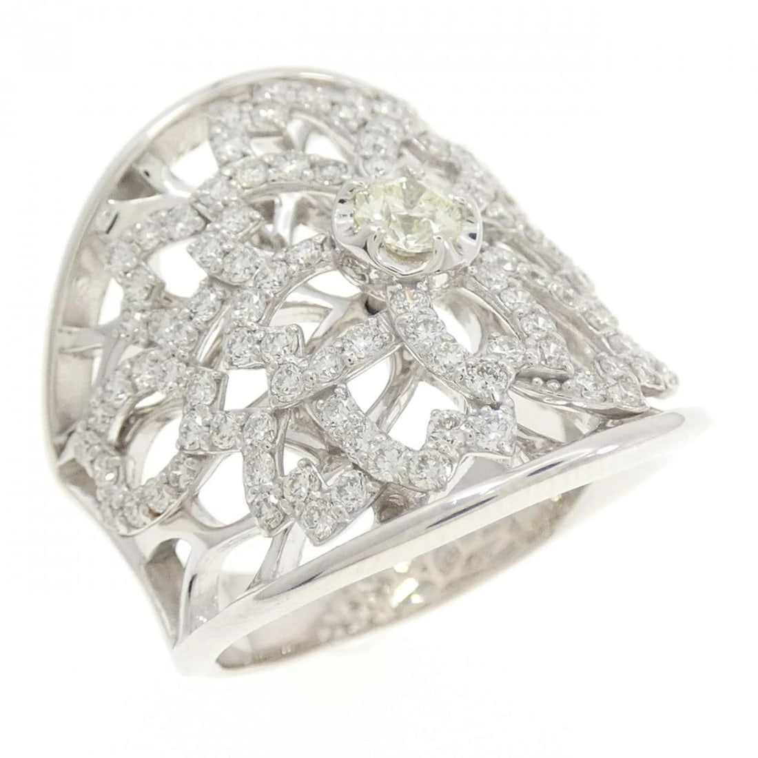 K18WG FLOWER DIAMOND RING: K18WG Flower Diamond Ring Brand: Unbranded Type: Diamond ring Material: K18WG, Main Stone/Creation Natural Color: White Gold Size: US5 Accessories: None Accessories Notice: When purchasing