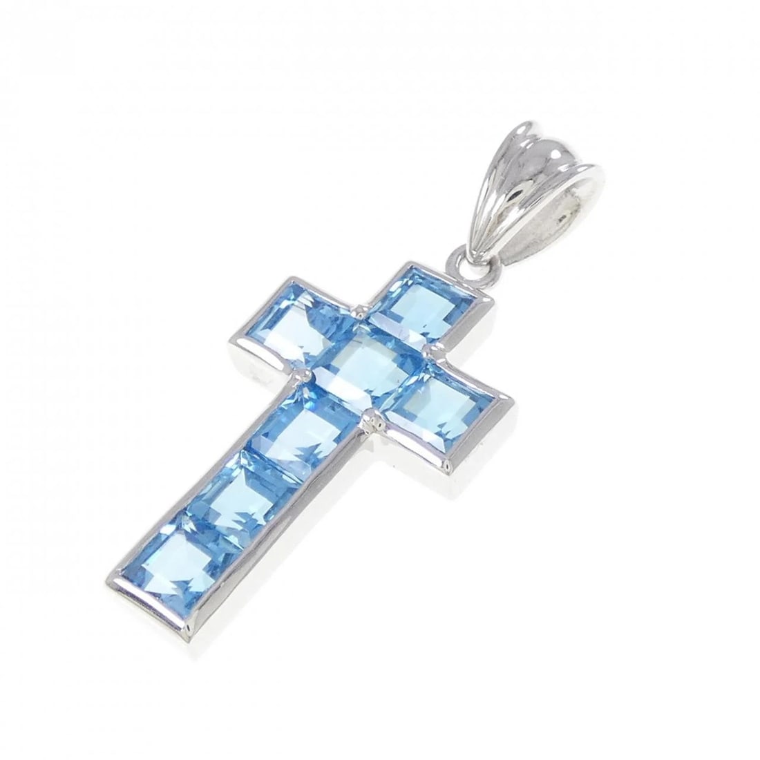 K18WG CROSS BLUE TOPAZ PENDANT: K18WG Cross Blue Topaz Pendant Brand: Unbranded Type: Blue Topaz Pendant/Brooch Material: K18WG, Main Stone/Creation Blue Topaz Color: White Gold Size: Actual Size Approx. height x width: 31.9mm x