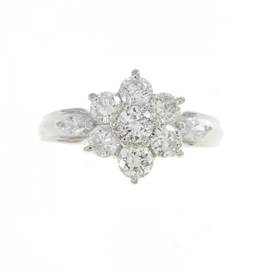 PT900 FLOWER DIAMOND RING: PT900 Flower Diamond Ring Brand: Unbranded Type: Diamond Ring Material: PT900, Main Stone/Creation NATURAL Color: silver Size: US7 1/4 Accessories: None Accessories Notice: When purchasing pre-owned