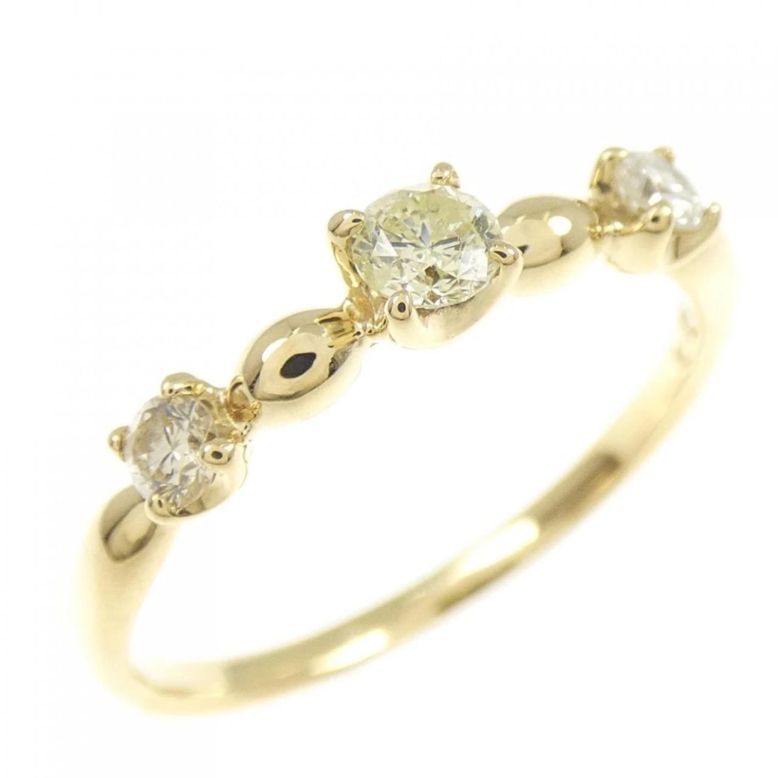 K18YG DIAMOND RING: K18YG Diamond Ring Brand: Unbranded Type: Diamond Ring Material: K18YG, Main Stone/Creation NATURAL Color: YG Size: US6 1/2 Accessories: None Accessories Notice: When purchasing pre-owned goods,