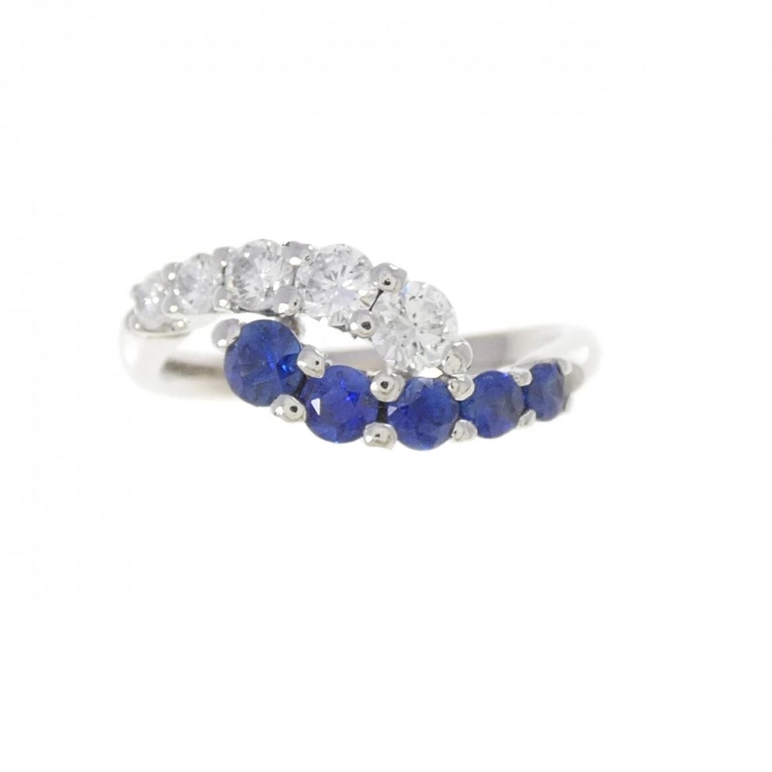 PT900 SAPPHIRE RING: PT900 Sapphire Ring Brand: Unbranded Type: Sapphire Ring Material: PT900, Main Stone/Creation NATURAL Color: SILVER Size: US7 1/4 Accessories: None Accessories Notice: When purchasing pre-owned