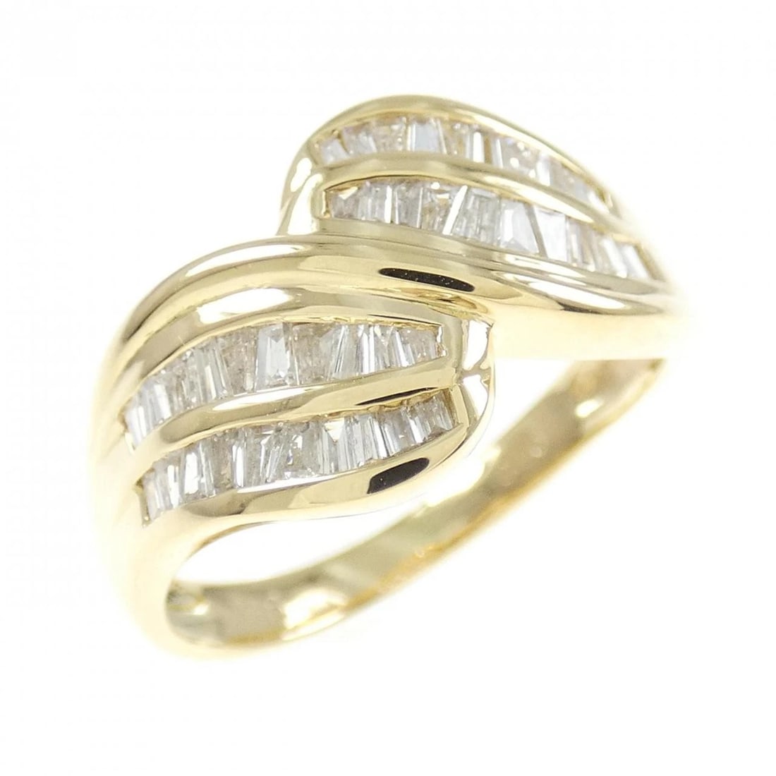 K18YG DIAMOND RING: K18YG Diamond Ring Brand: Unbranded Type: Diamond Ring Material: K18YG, Main Stone/Creation NATURAL Color: YELLOW GOLD Size: US6 Accessories: None Accessories Notice: When purchasing pre-owned goods,