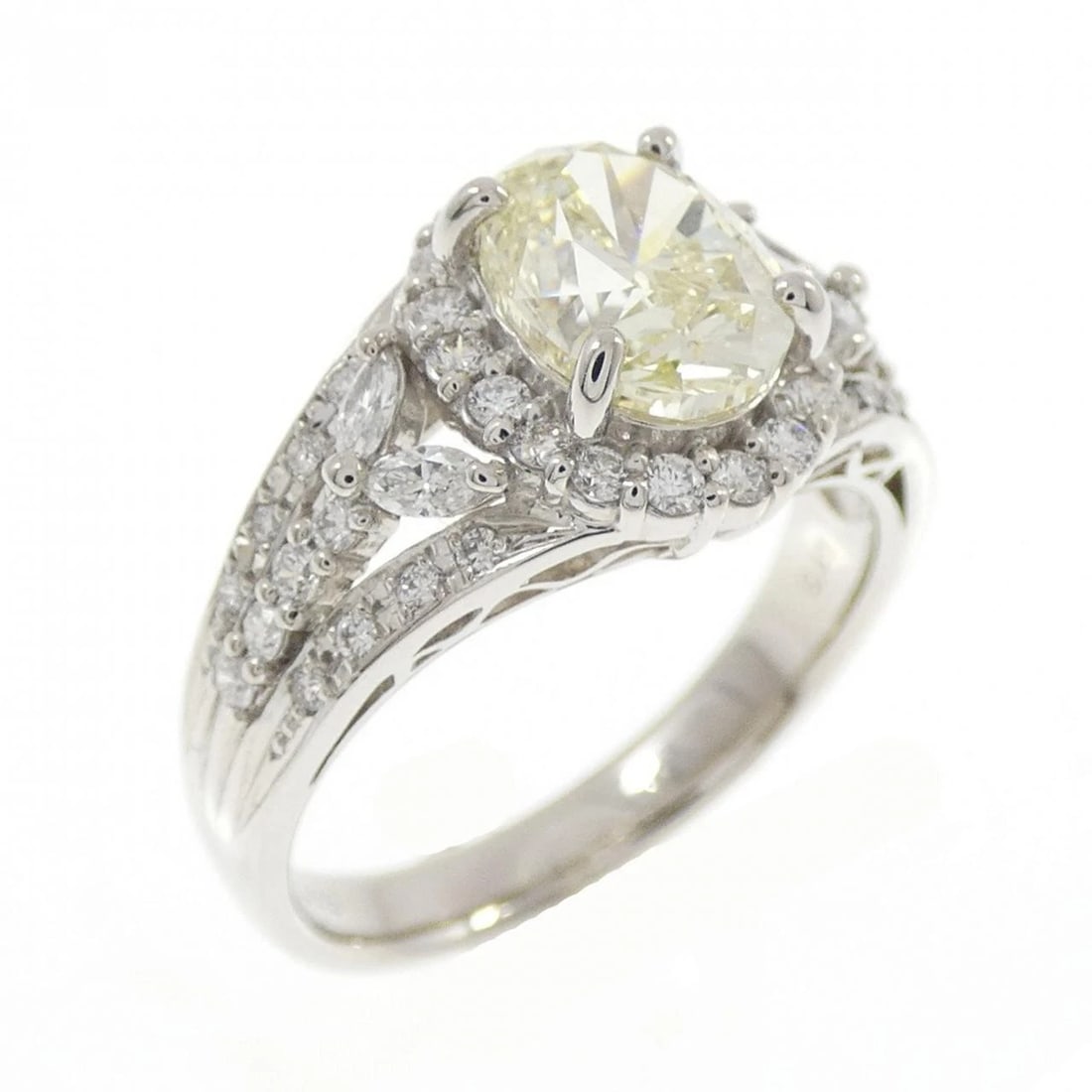PT900 DIAMOND RING: PT900 Diamond Ring Brand: Unbranded Type: Ring Material: PT900, Main Stone/Creation NATURAL Color: SILVER Size: US6 1/2 Accessories: None Accessories Notice: When purchasing pre-owned good