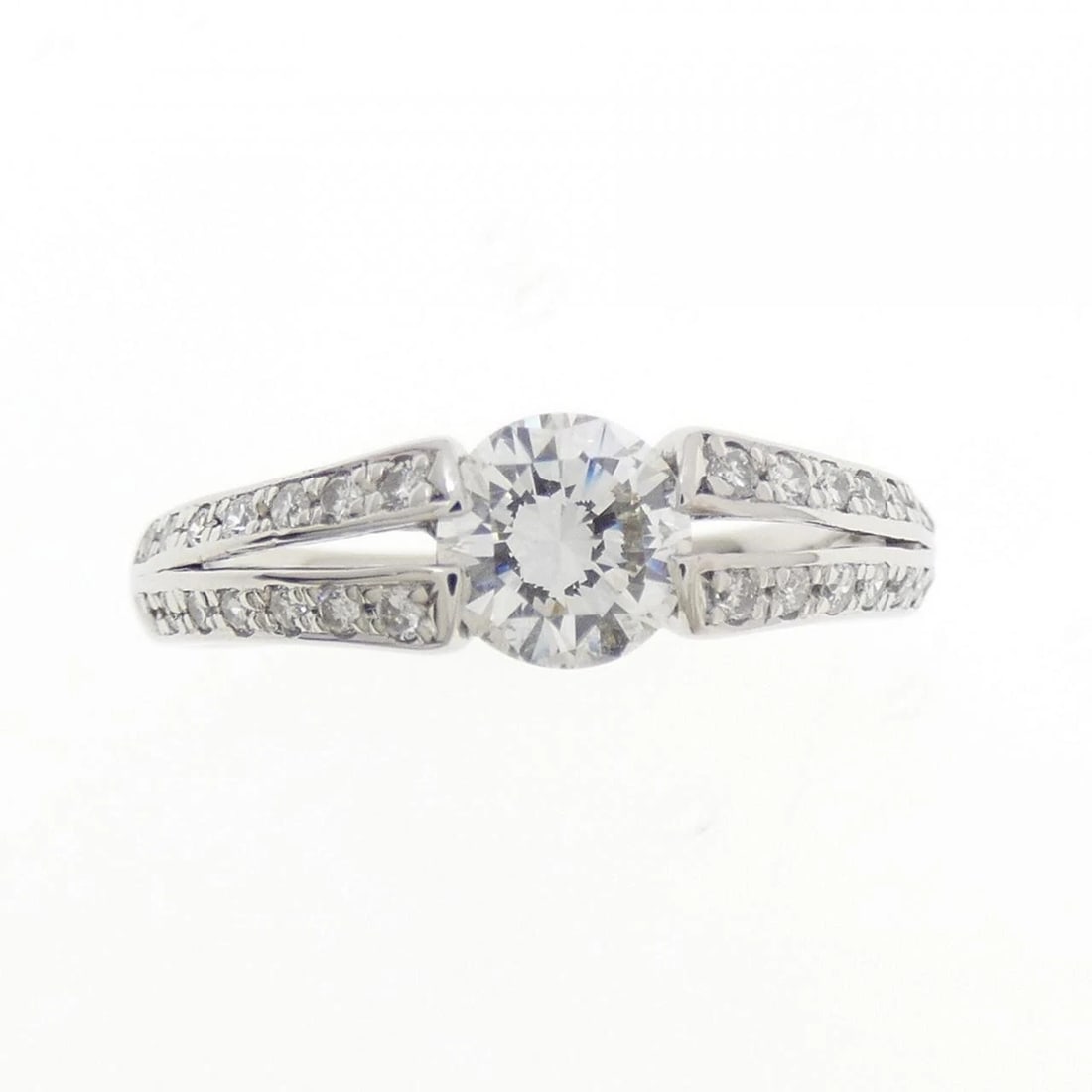 PT900 DIAMOND RING: PT900 Diamond Ring Brand: Unbranded Type: Diamond Ring Material: PT900, Main Stone/Creation NATURAL Color: SILVER Size: US5 3/4 Accessories: None Accessories Notice: When purchasing pre-owned goods,