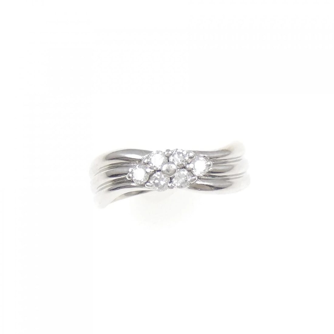 PT900 DIAMOND RING: PT900 Diamond Ring Brand: Unbranded Type: Diamond Ring Material: PT9OO, Main Stone/Creation NATURAL Color: SILVER Size: US6 1/4 Accessories: None Accessories Notice: When purchasing pre-owned goods,