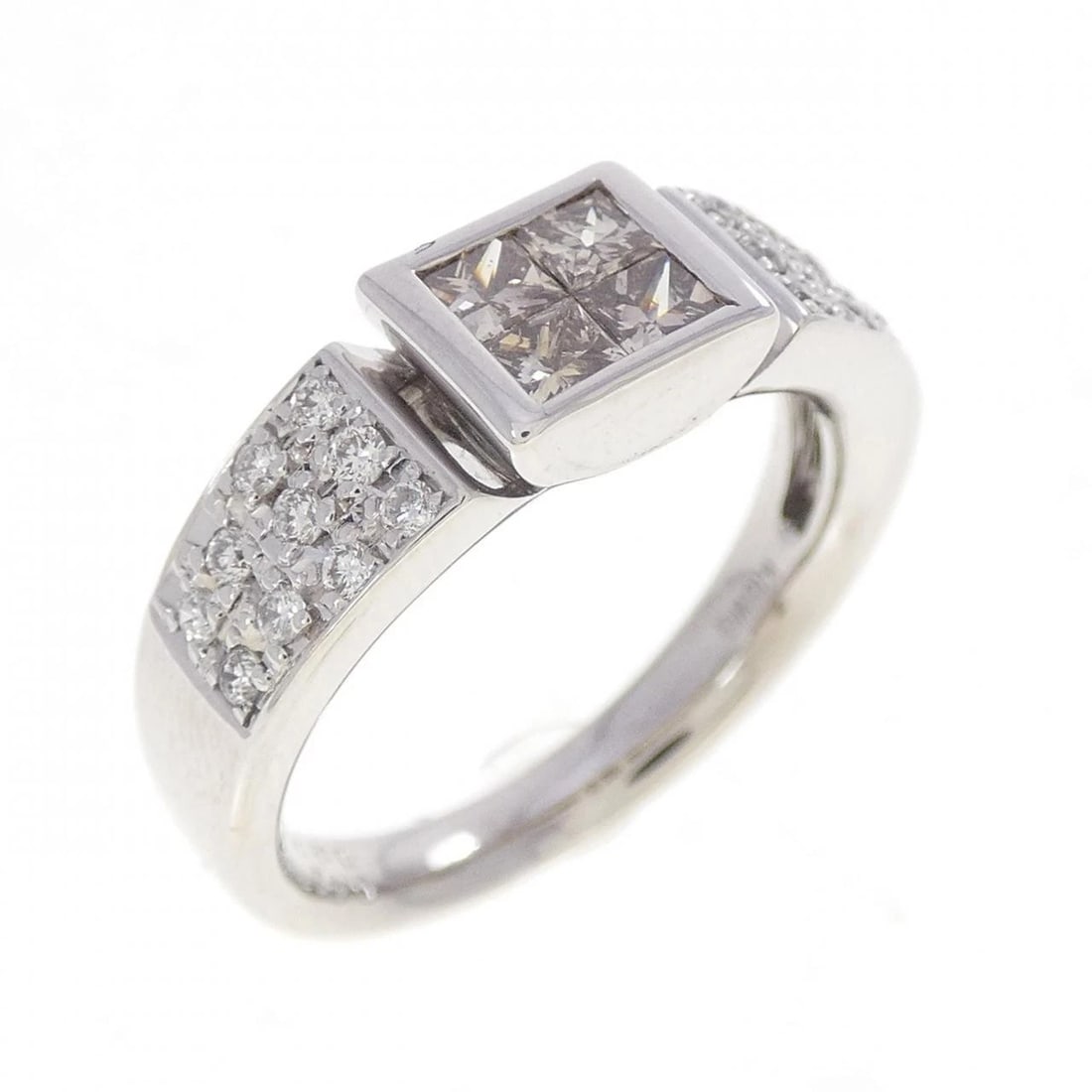K18WG DIAMOND RING: K18WG Diamond Ring Brand: Unbranded Type: Diamond Ring Material: K18WG, Main Stone/Creation NATURAL Color: WHITE GOLD Size: US6 Accessories: None Accessories Notice: When purchasing pre-ow