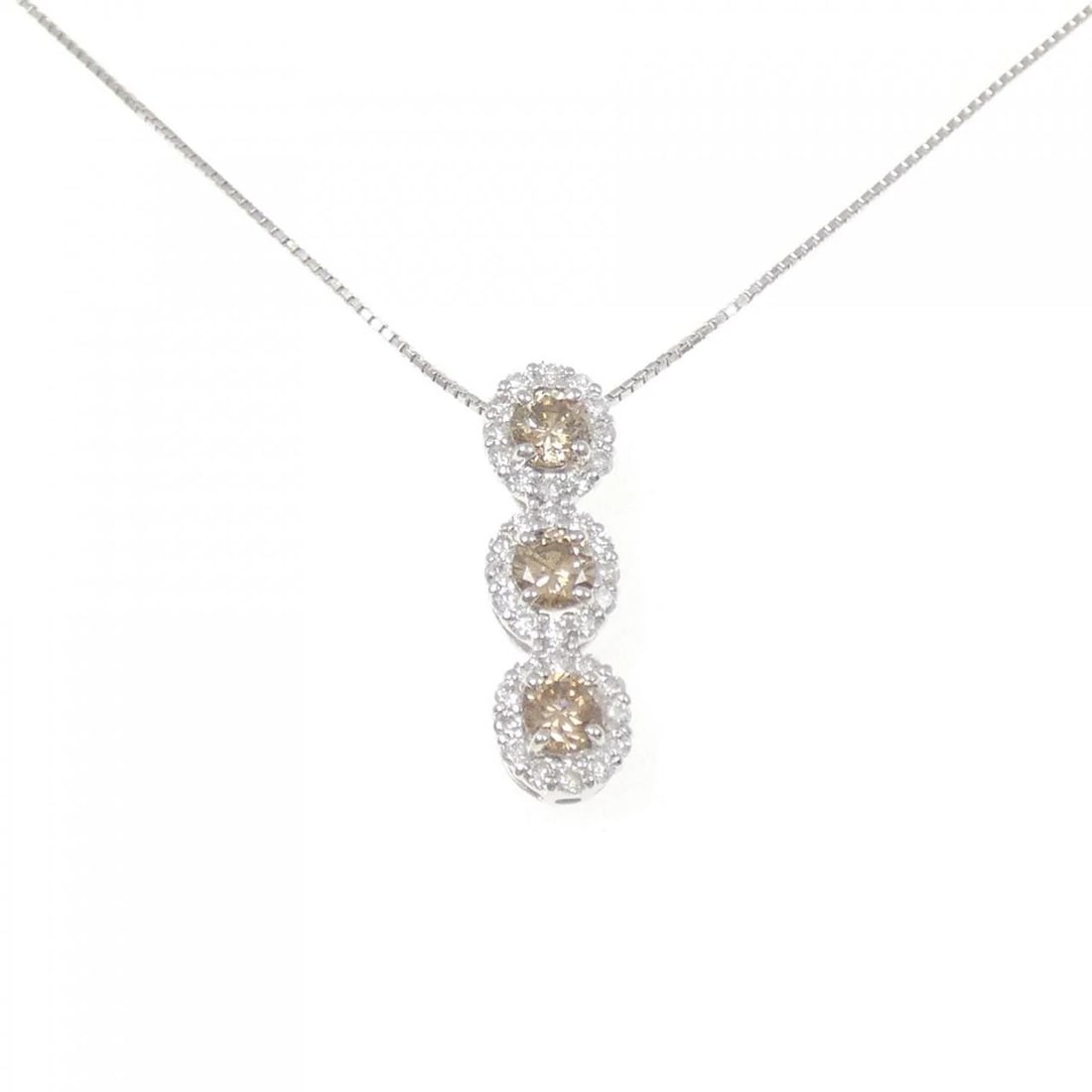 K18WG DIAMOND NECKLACE: K18WG Diamond Necklace Brand: Unbranded Type: Diamond Necklace Material: K18WG, Main Stone/Creation NATURAL Color: WHITE GOLG Size: 40CM Actual Size Pendant length approx. x width approx.: