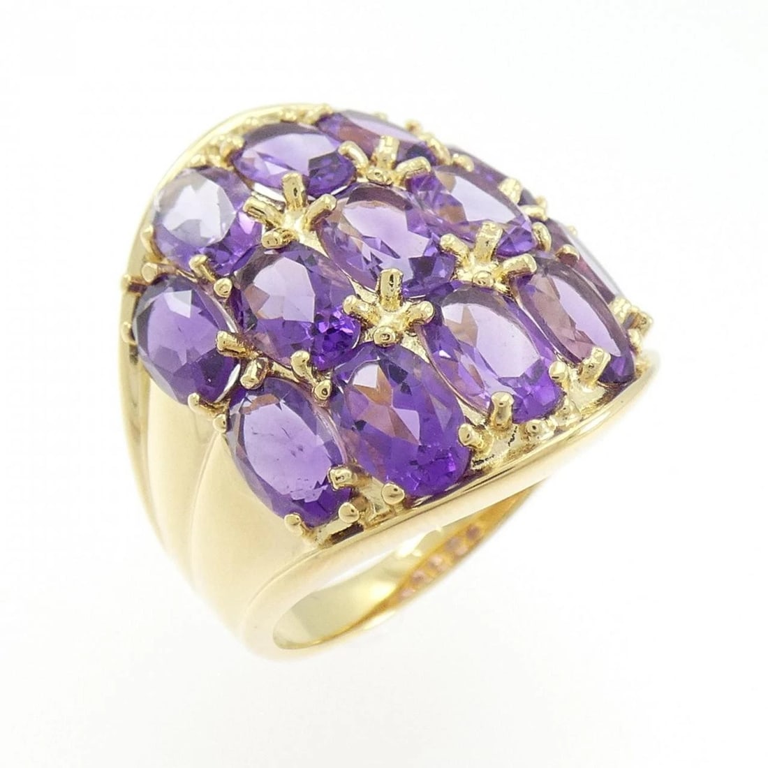 K18YG AMETHYST RING: K18YG Amethyst Ring Brand: Unbranded Type: Amethyst Ring Material: K18YG, Main Stone/Creation AMETHYST Color: YELLOW GOLD Size: US5 1/2 Accessories: None Accessories Notice: When purchasing pre-owned