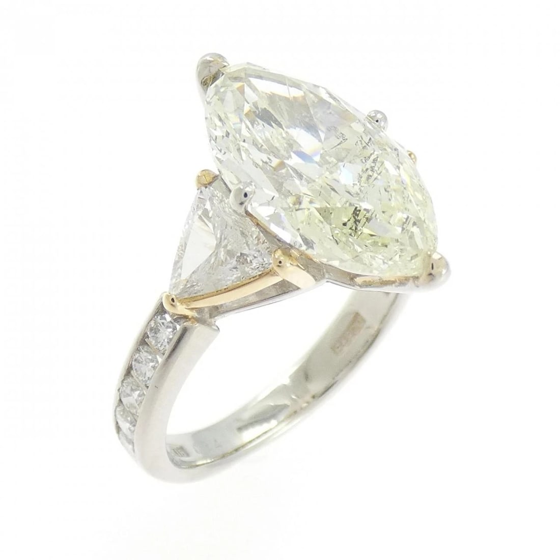 PT900/K18YG DIAMOND RING: PT900/K18YG Diamond Ring Brand: Unbranded Type: Ring Material: PT900/K18YG, Main Stone/Creation NATURAL Color: Silver,yG Size: US6 1/2 Accessories: None Accessories Notice: When purchasing