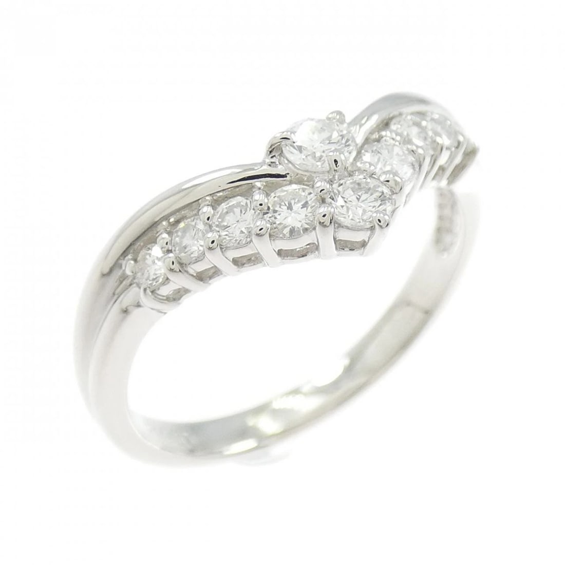 PT900 DIAMOND RING: PT900 Diamond Ring Brand: Unbranded Type: Diamond Ring Material: PT900, Main Stone/Creation NATURAL Color: Silver Size: US6 Accessories: None Accessories Notice: When purchasing pre-owned goods,