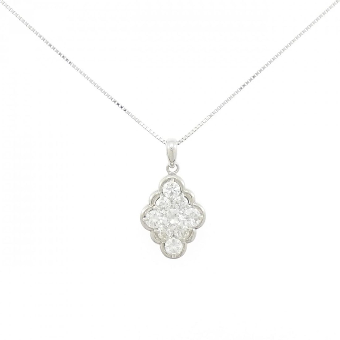 PT900/PT850 DIAMOND NECKLACE: PT900/PT850 Diamond Necklace Brand: Unbranded Type: Diamond Necklace Material: PT900/PT850, Main Stone/Creation NATURAL Color: Silver Size: 45CM Actual Size Pendant length approx. x width approx.: