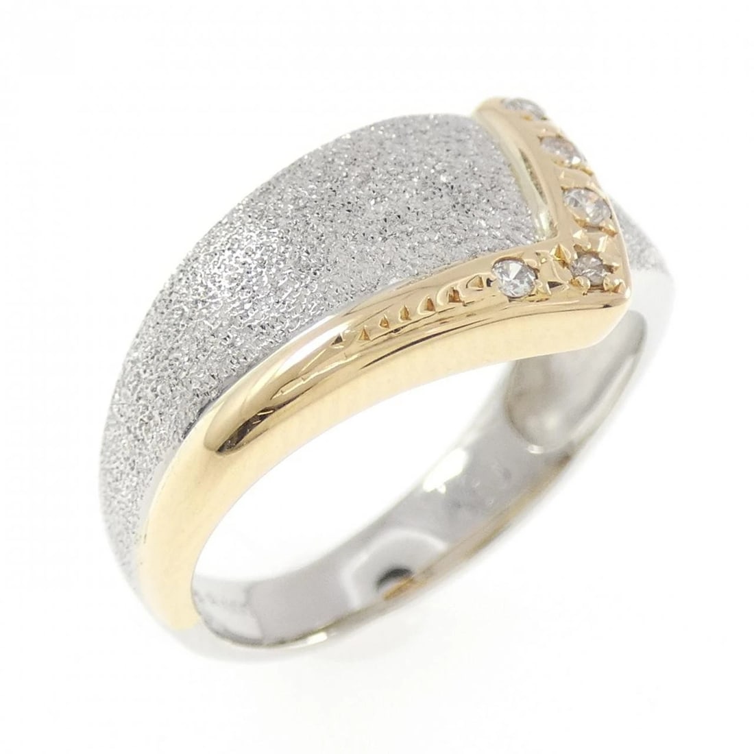 PT900/K18YG DIAMOND RING: PT900/K18YG Diamond Ring Brand: Unbranded Type: Diamond ring Material: PT900/K18YG, Main Stone/Creation NATURAL Color: YG,Silver Size: US5 1/2 Accessories: None Accessories Notice: When purchasing