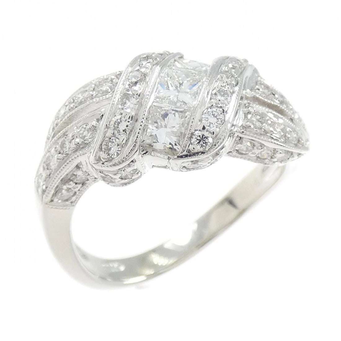 PT900 DIAMOND RING: PT900 Diamond Ring Brand: Unbranded Type: Diamond Ring Material: PT900, Main Stone/Creation NATURAL Color: Silver Size: US6 1/2 Accessories: None Accessories Notice: When purchasing pre-owned goods,
