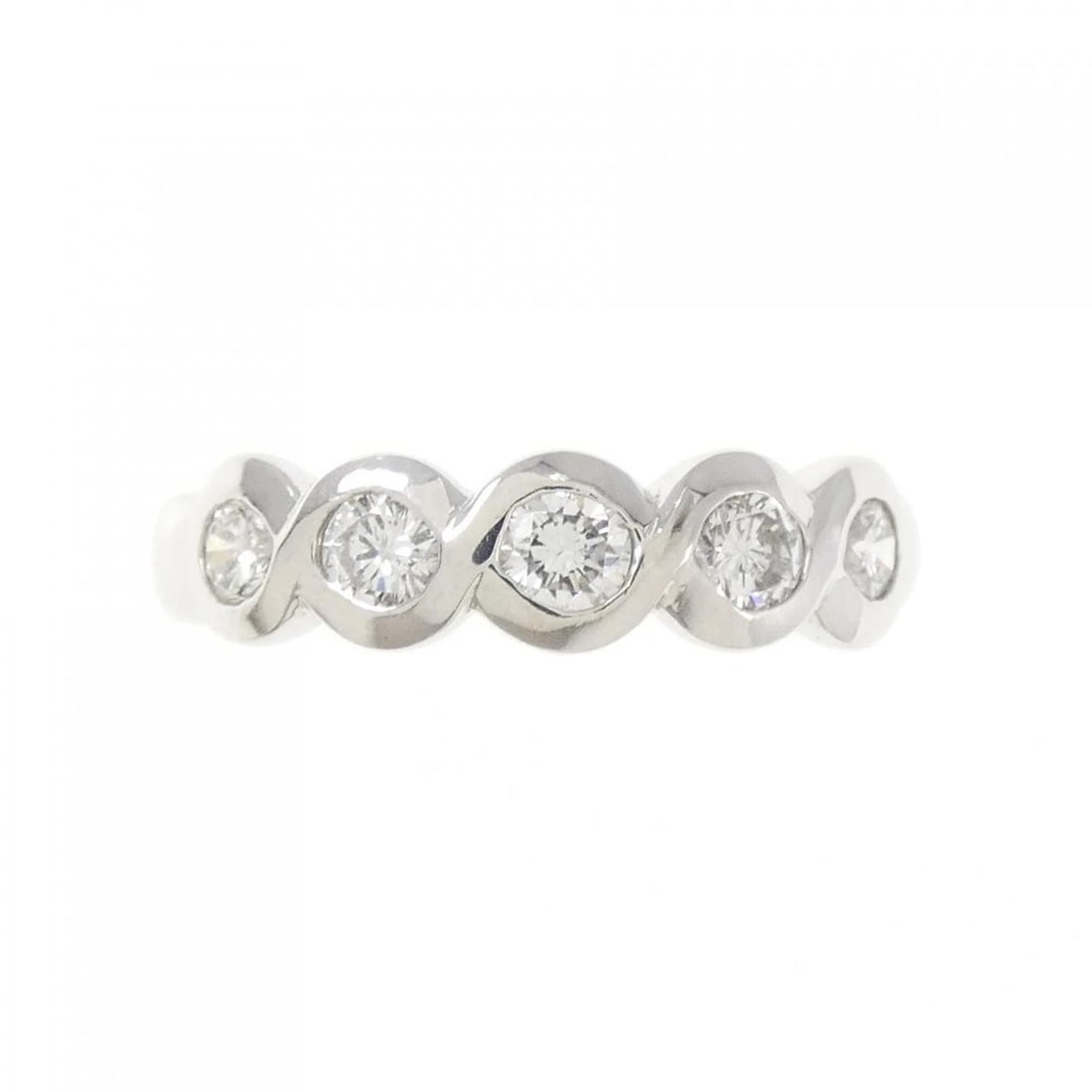 PT850 DIAMOND RING: PT850 Diamond Ring Brand: Unbranded Type: Diamond Ring Material: PT850, Main Stone/Creation NATURAL Color: Silver Size: US5 3/4 Accessories: None Accessories Notice: When purchasing pre-owned goods,
