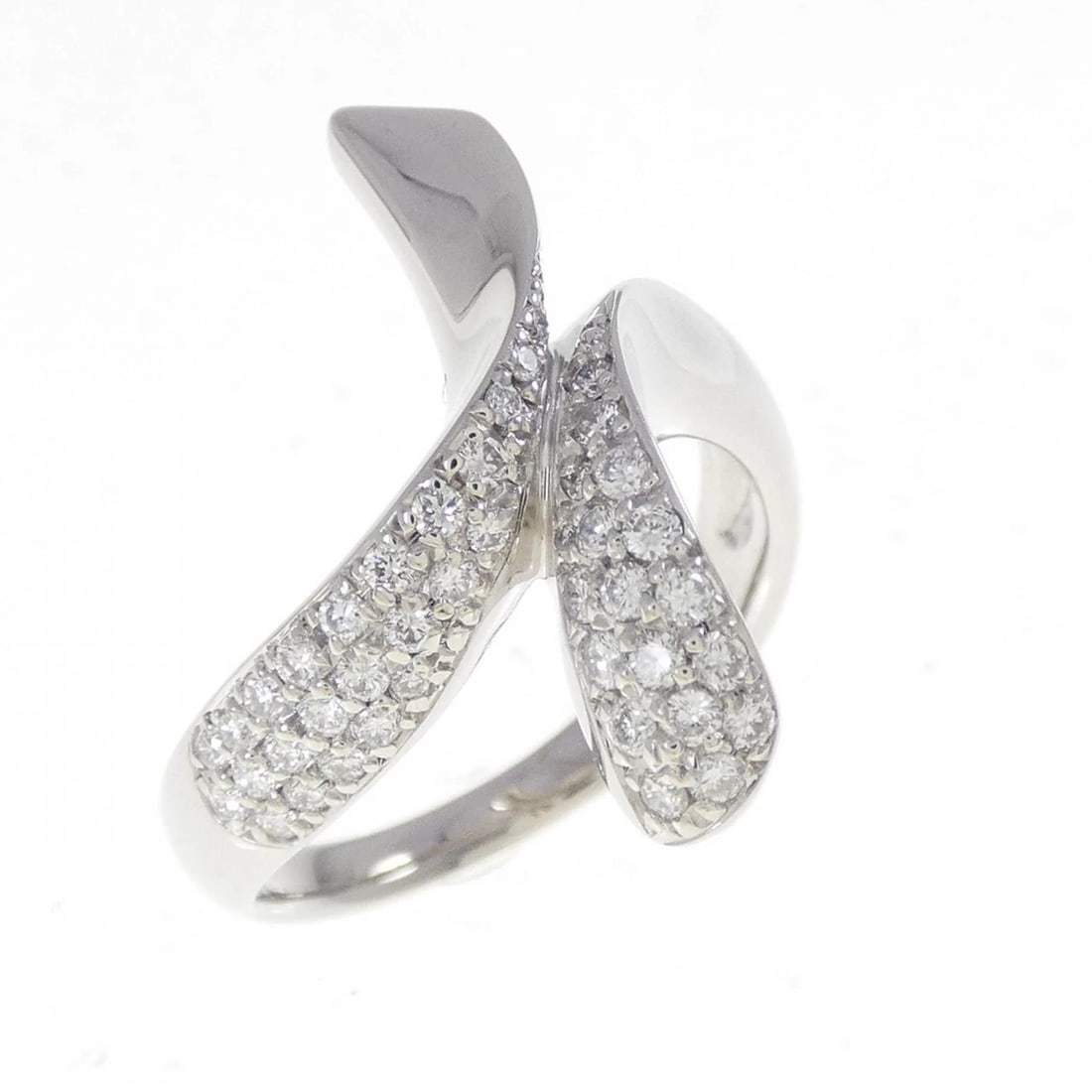PT900 DIAMOND RING: PT900 Diamond Ring Brand: Unbranded Type: Diamond Ring Material: PT900, Main Stone/Creation NATURAL Color: Silver Size: US7 3/4 Accessories: None Accessories Notice: When purchasing pre-ow