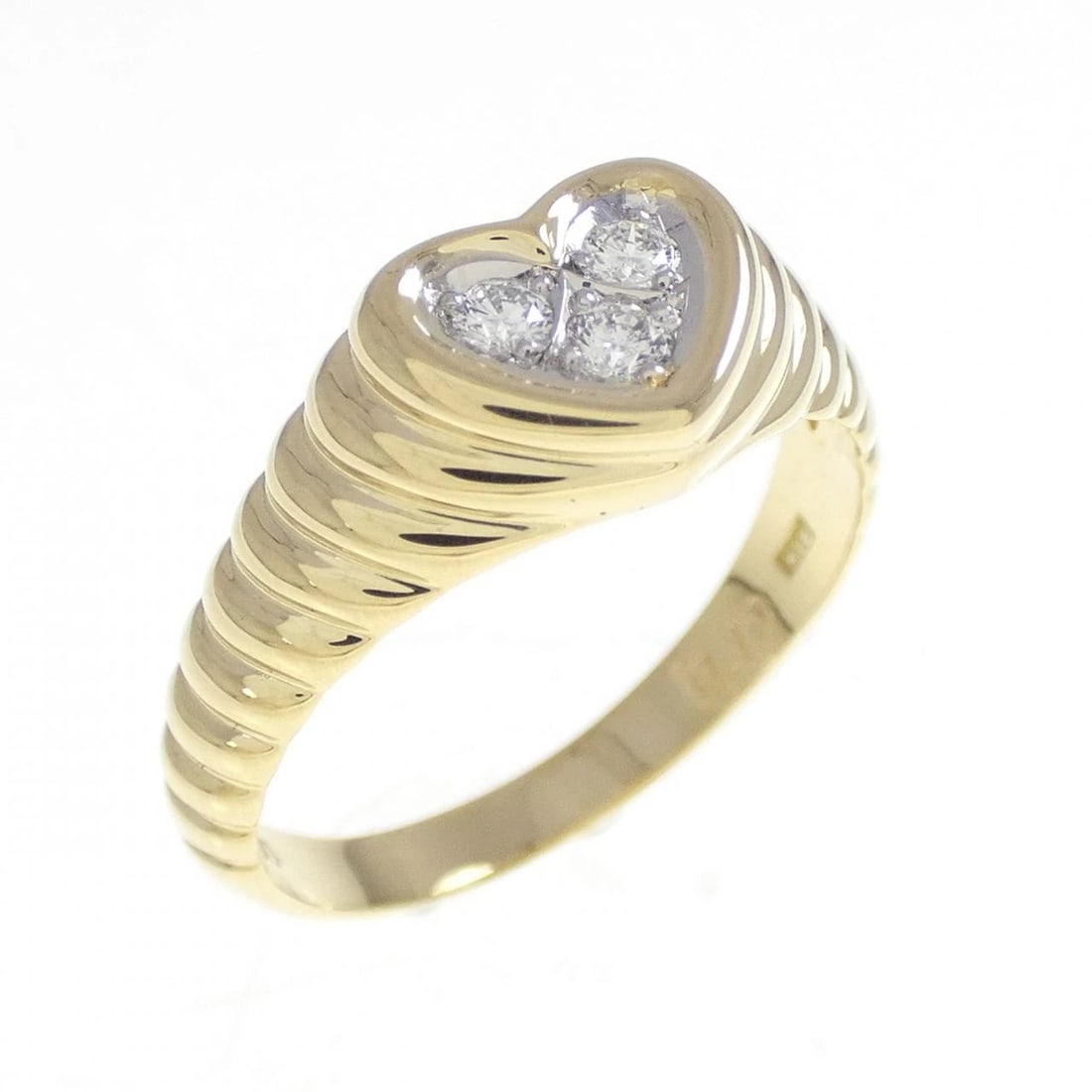 K18YG/PT900 HEART DIAMOND RING: K18YG/PT900 Heart Diamond Ring Brand: Unbranded Type: Diamond Ring Material: K18YG/PT900, Main Stone/Creation NATURAL Color: YG,Silver Size: US5 3/4 Accessories: None Accessories Notice: When