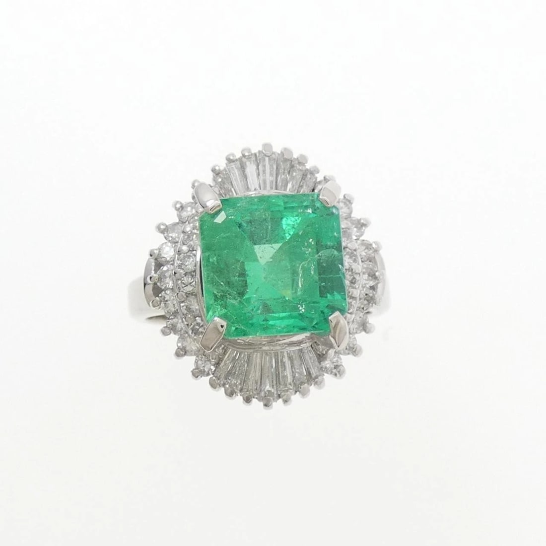 PT900 EMERALD RING - 2