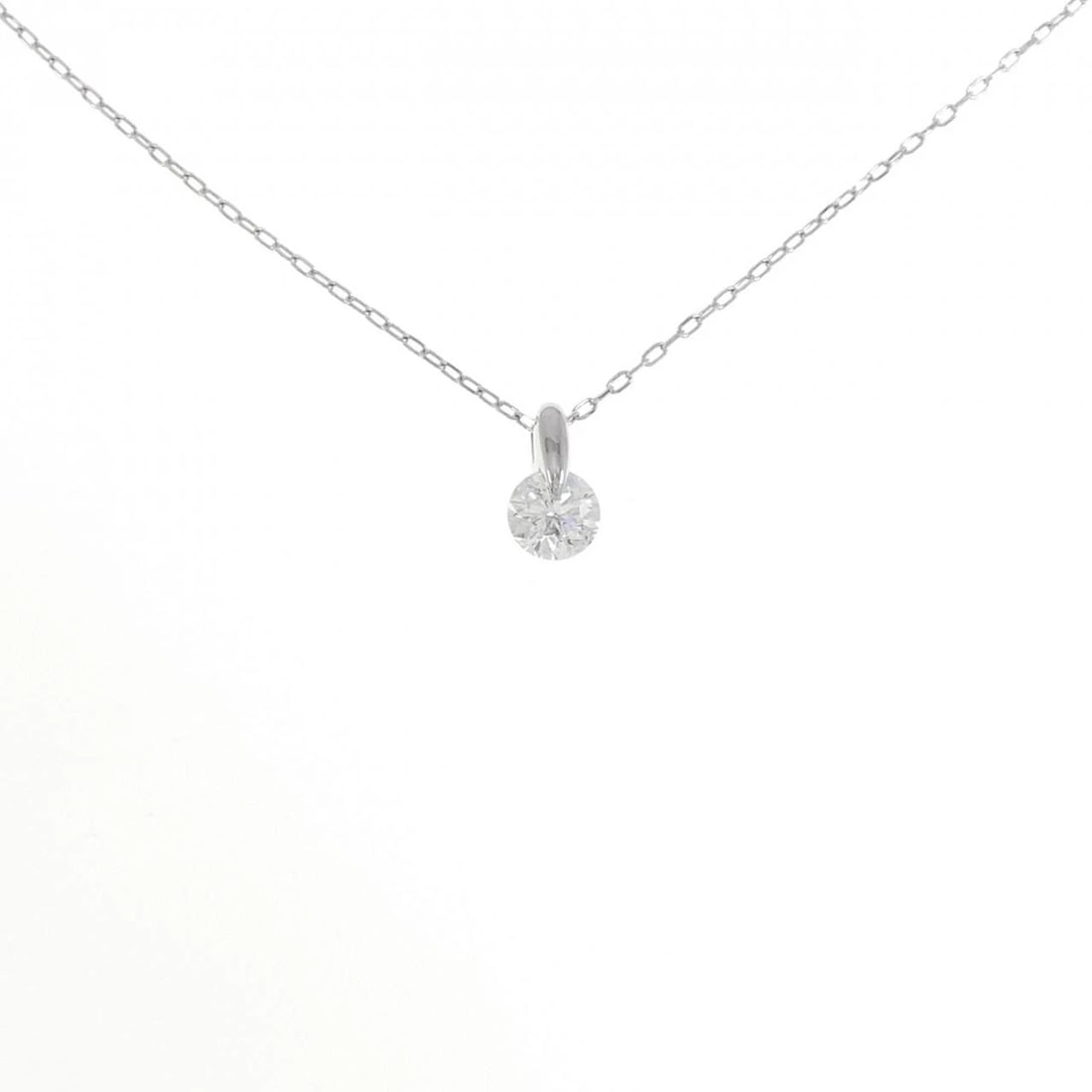 PT900/PT850 SOLITAIRE DIAMOND NECKLACE: PT900/PT850 Solitaire Diamond Necklace Brand: Unbranded Type: Diamond Necklace Material: PT900/PT850, Main Stone/Creation NATURAL Color: Silver Size: 45CM Actual Size Pendant length approx. x width