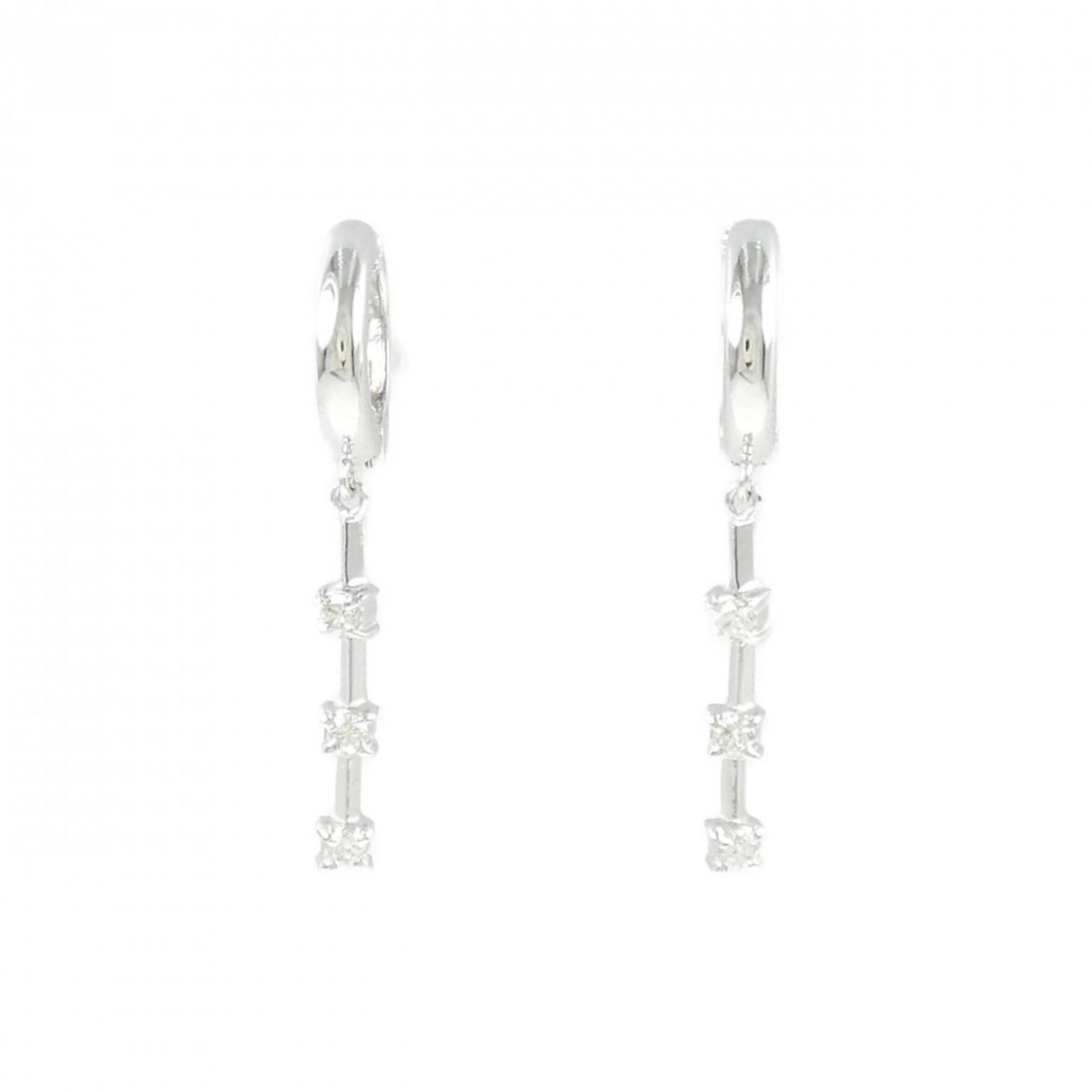 K18WG DIAMOND EARRINGS: K18WG Diamond Earrings Brand: Unbranded Type: Diamond Pierce/Earring Material: K18WG, Main Stone/Creation NATURAL Color: White Gold Size: Actual Size Approx. length x width: 31.1mm x 2.7mm