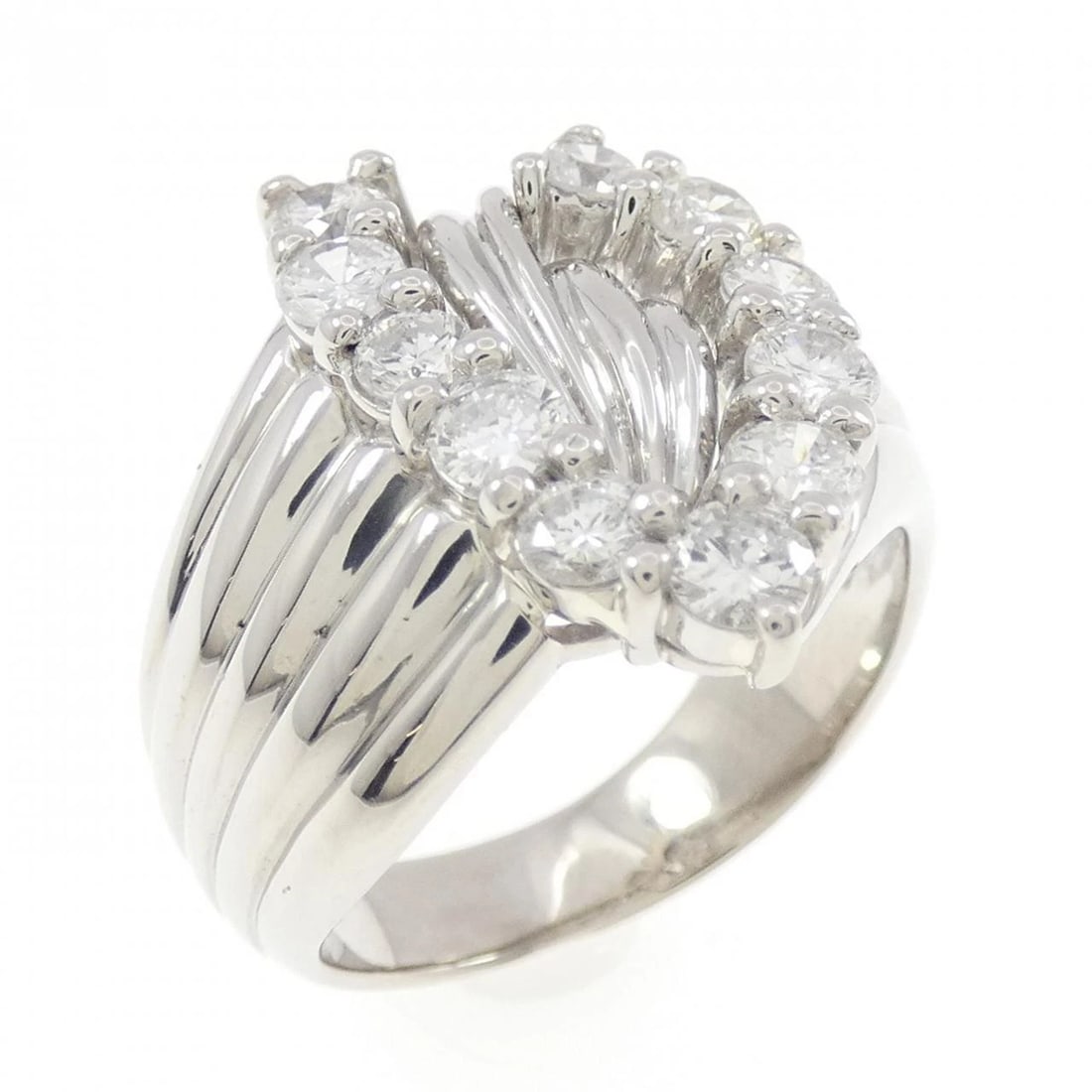 PT900 DIAMOND RING: PT900 Diamond Ring Brand: Unbranded Type: Diamond Ring Material: PT900, Main Stone/Creation NATURAL Color: Silver Size: US5 3/4 Accessories: None Accessories Notice: When purchasing pre-ow