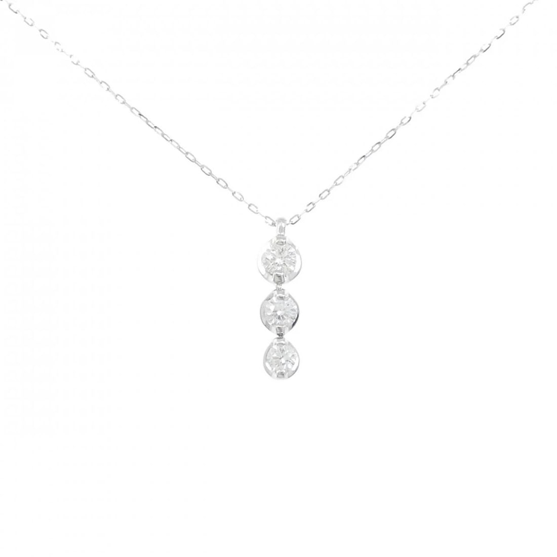PT900/K18WG THREE-STONE DIAMOND NECKLACE (1 of 4)