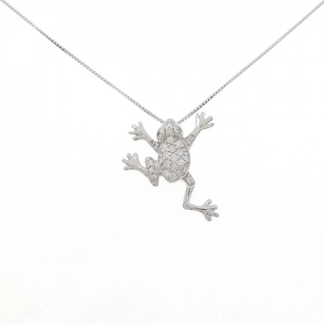 K18WG FROG PAVE DIAMOND NECKLACE: K18WG Frog Pave Diamond Necklace Brand: Unbranded Type: Diamond Necklace Material: K18WG, Main Stone/Creation Natural Color: WHITE GOLD Size: 45CM Actual Size Pendant length approx. x width approx.: