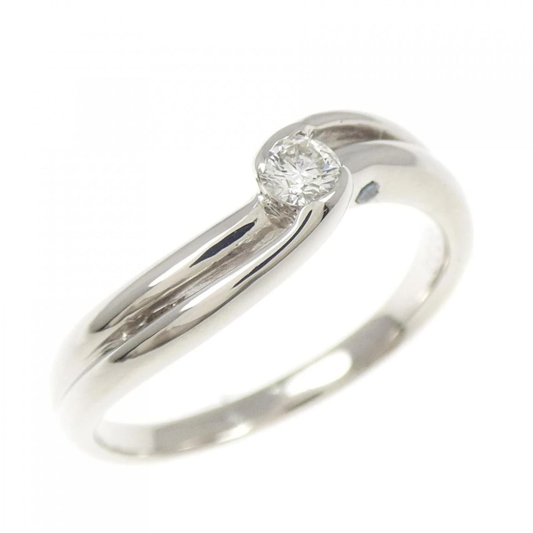 PT900 DIAMOND RING: PT900 Diamond Ring Brand: Unbranded Type: Diamond Ring Material: PT900, Main Stone/Creation NATURAL Color: Silver Size: US5 1/4 Accessories: None Accessories Notice: When purchasing pre-owned goods,