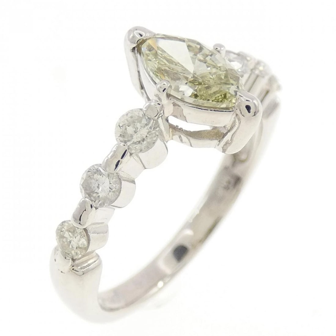 PT900 DIAMOND RING: PT900 Diamond Ring Brand: Unbranded Type: Diamond ring Material: PT900, Main Stone/Creation Natural Color: Silver Size: US5.5 Accessories: None Accessories Notice: When purchasing pre-owned goods,