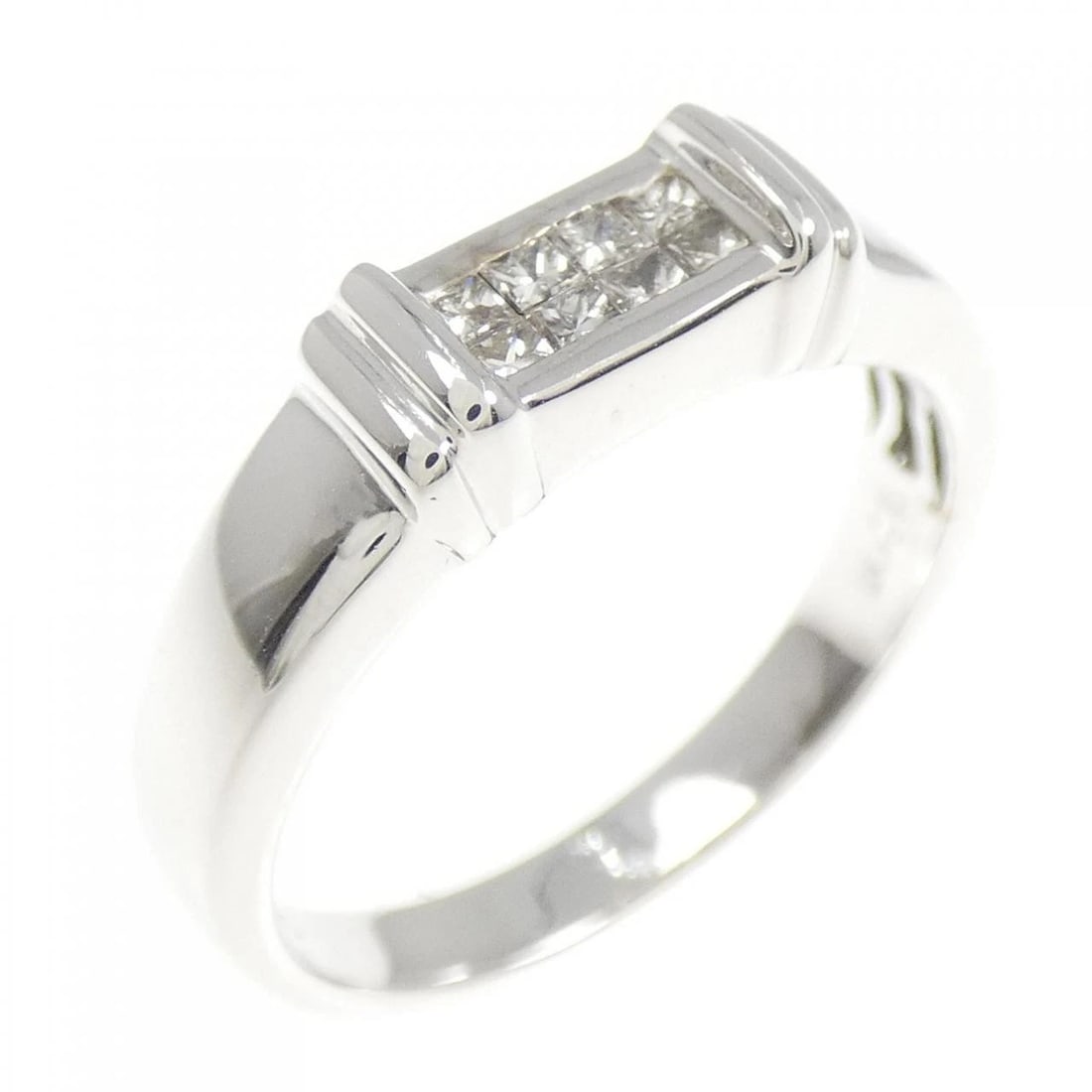 K18WG DIAMOND RING: K18WG Diamond Ring Brand: Unbranded Type: Diamond Ring Material: K18WG, Main Stone/Creation Natural Color: White Gold Size: US6 1/4 Accessories: None Accessories Notice: When purchasing pre-owned