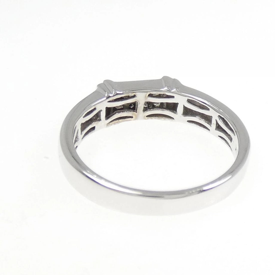 K18WG DIAMOND RING - 3
