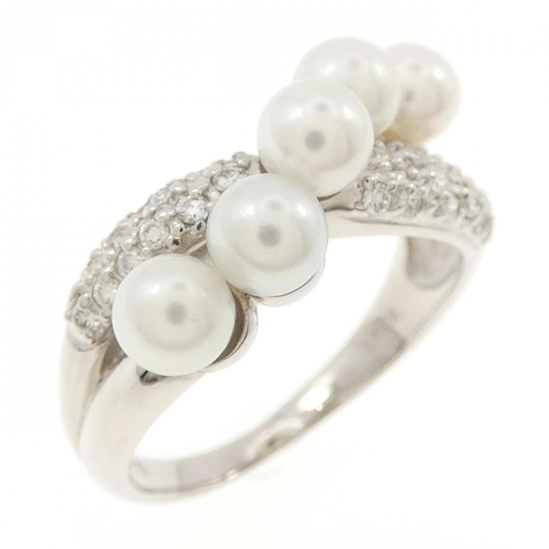 K18WG AKOYA PEARL RING: K18WG Akoya pearl ring Brand: Unbranded Type: akoya pearl ring Material: K18WG, Main Stone/Creation Akoya PearlSecondary Stone Diamond Color: White Gold Size: US8.5 Accessories: None Accessories