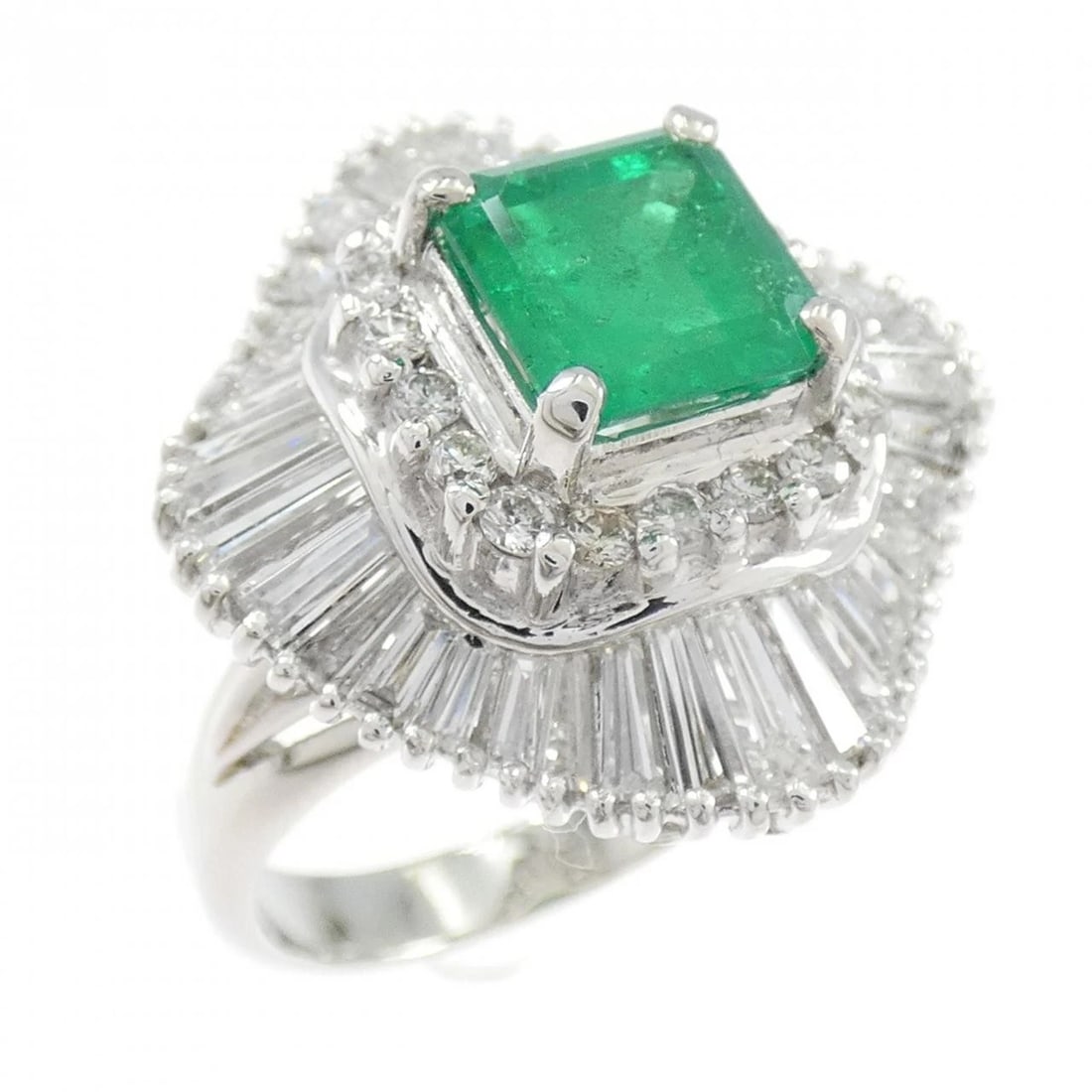 PT900 EMERALD RING: PT900 Emerald Ring Brand: Unbranded Type: Emerald Ring Material: PT900, Main Stone/Creation EMERALD Secondary Stone Diamond Color: SILVER Size: US61/2 Accessories: None Accessories Notice: