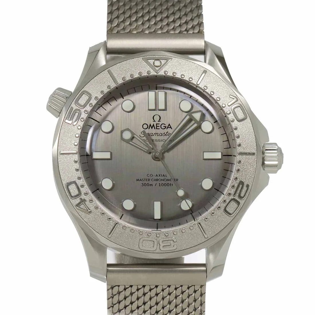 OMEGA SEAMASTER CO-AXIAL DATE GRAY DIAL WATCH: OMEGA Seamaster CO-AXIAL Date Gray Dial Watch Brand: OMEGA Type: Wristwatch Material: Case:Stainless steel,Titanium Bracelet:Titanium Color: Dial color Gray Size: CaseSize Length 50mm(included lag) Ca