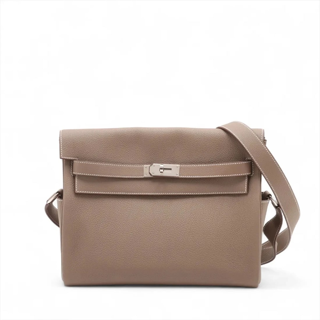 HERMES KELLY MESSENGER GM TOGO ETOUPE SILVER: Hermes Kelly Messenger GM Togo Etoupe Silver Brand: Hermès Type: Shoulder bag Material: Togo Color: Etoupe Size: Height:10.4inchLength:12.6inchDepth:5.1inch Accessories: None Accessories N