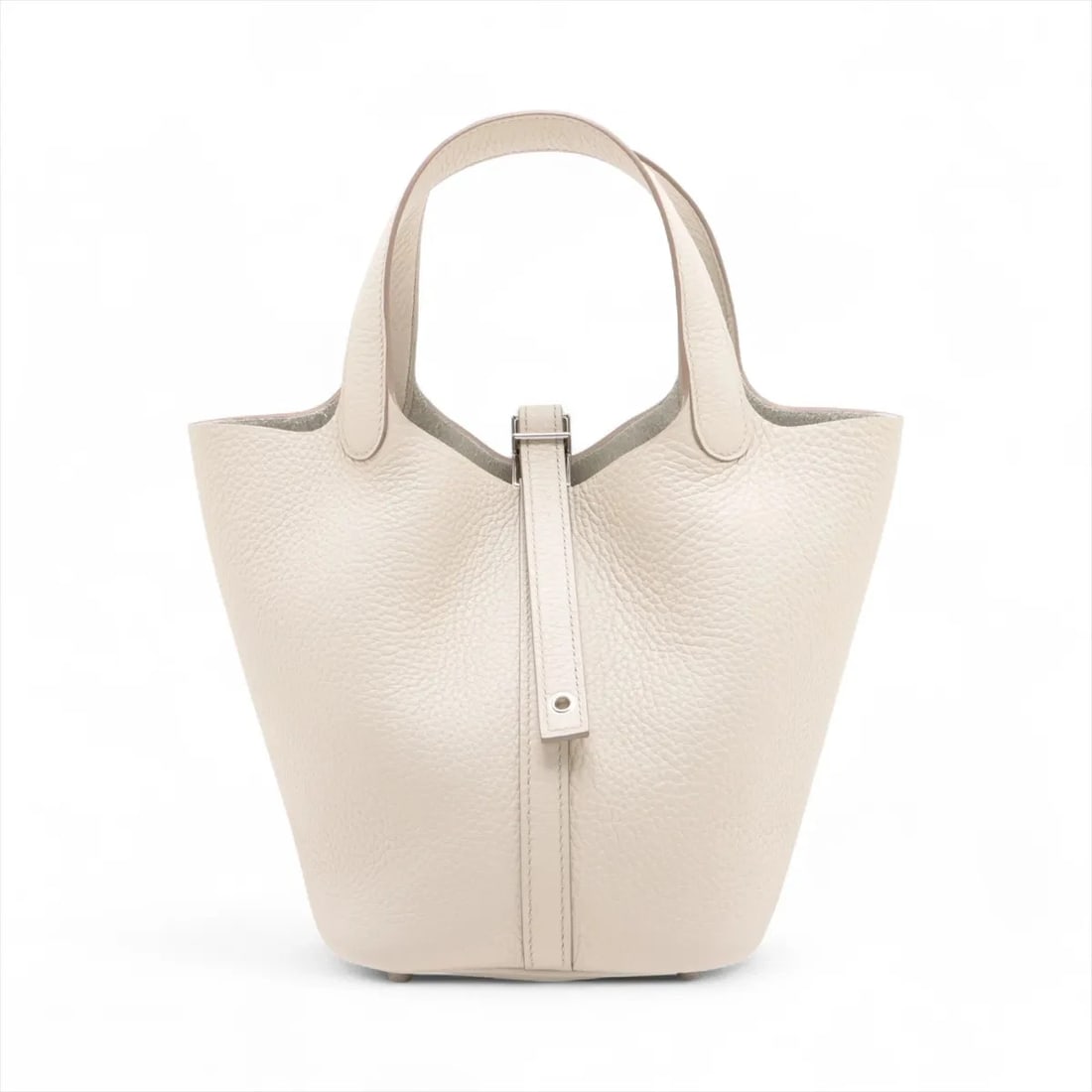HERMES PICOTIN LOCK 18 PM TAURILLON CLEMENCE: Hermes Picotin Lock 18 PM Taurillon Clemence Brand: Hermès Type: Hand bag Material: Taurillon Clemence Color: Beton Size: Height:7.5inch Length:7.3inch Depth:5.3inch Handle height:4.9inch Accessor