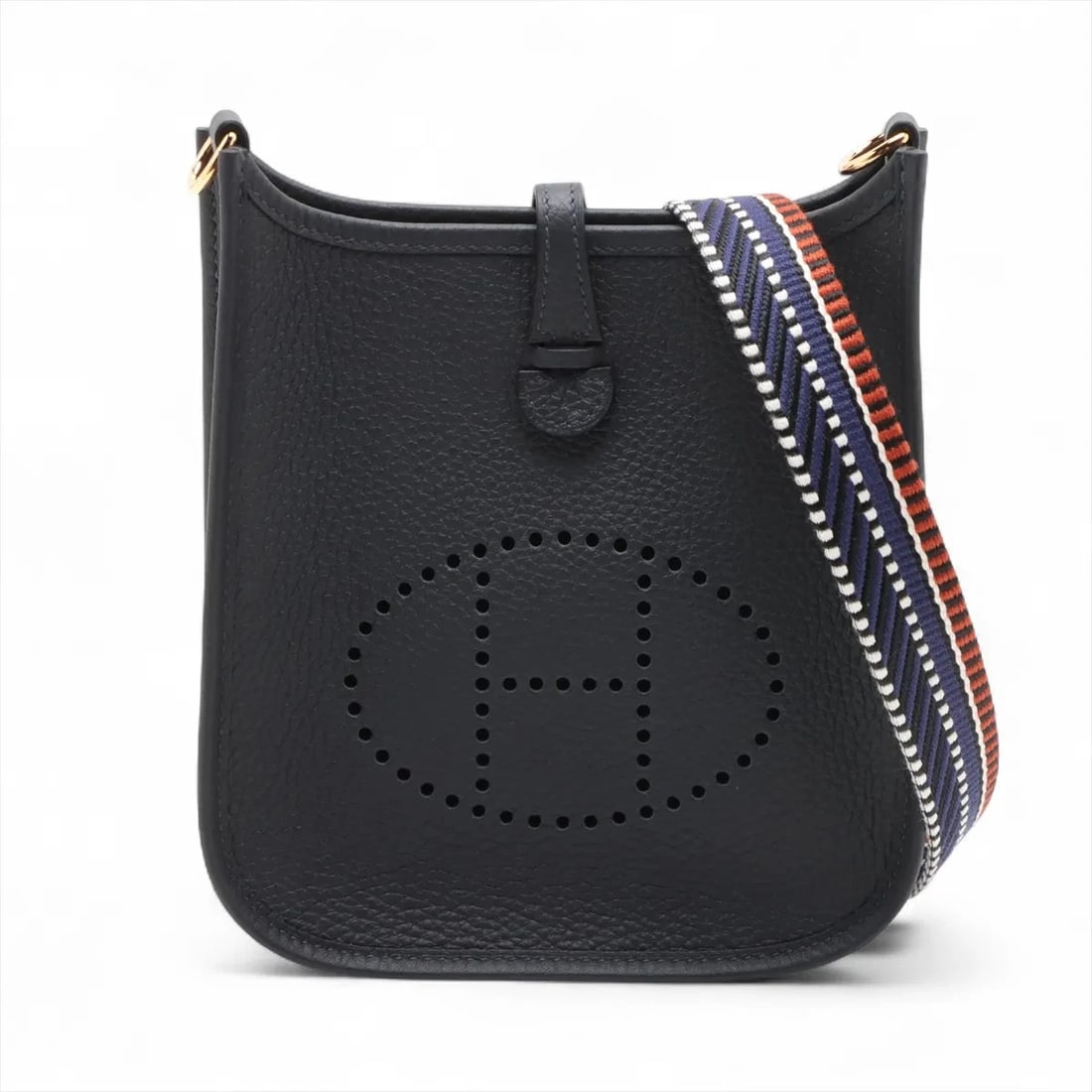 HERMES EVELYN 16 TPM SANGLE KAVAL TAURILLON CLEMENCE: Hermes evelyn 16 TPM Sangle Kaval Taurillon Clemence Brand: Hermès Type: Shoulder bag Material: Taurillon Clemence Color: Blue nuit Size: Height:7.9inchLength:6.9inchDepth:2.0inch Accessories: Non