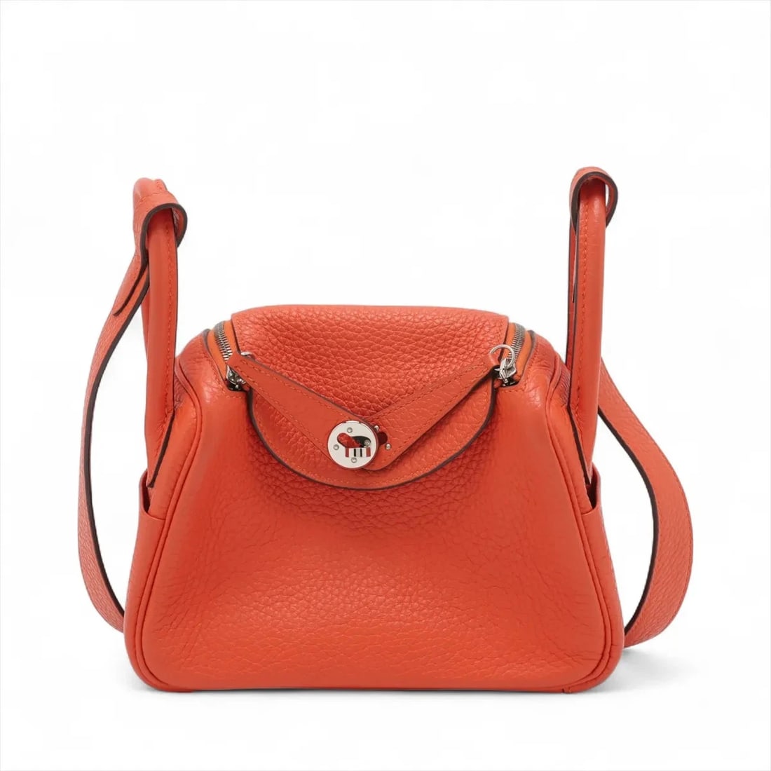 HERMES LINDY MINI 20 TAURILLON CLEMENCE FEU: Hermes Lindy mini 20 Taurillon Clemence Feu Brand: Hermès Type: Shoulder bag Material: Taurillon Clemence Color: Feu Size: Height:4.7inch Length:7.1inch Depth:3.7inch Handle height:2.6inch Accesso