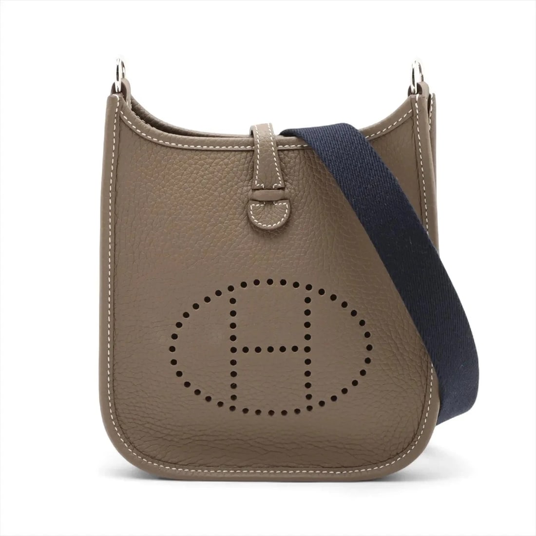 HERMES EVELYN 16 TPM TAURILLON CLEMENCE: Hermes evelyn 16 TPM Taurillon Clemence Brand: Hermès Type: Shoulder bag Material: Taurillon Clemence Color: Etoupe Size: Height:7.7inchLength:6.9inchDepth:1.6inch Accessories: None Access