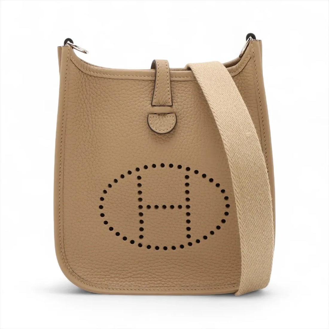 HERMES EVELYN 16 TPM TAURILLON CLEMENCE: Hermes evelyn 16 TPM Taurillon Clemence Brand: Hermès Type: Shoulder bag Material: Taurillon Clemence Color: Tabac camel Size: Height:7.7inchLength:6.9inchDepth:2.2inch Accessories: None A