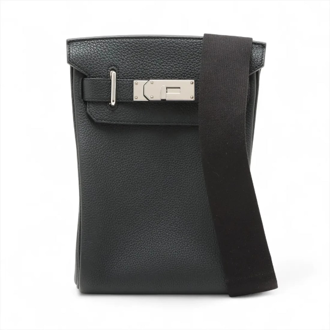 HERMES KELLY AKKAD PM TOGO BLACK: Hermes Kelly Akkad PM Togo Black Brand: Hermès Type: Waist pouch/Crossbody bag Material: Togo Color: Black Size: Height:10.8inchLength:6.9inchDepth:3.1inch Accessories: None Accessories No