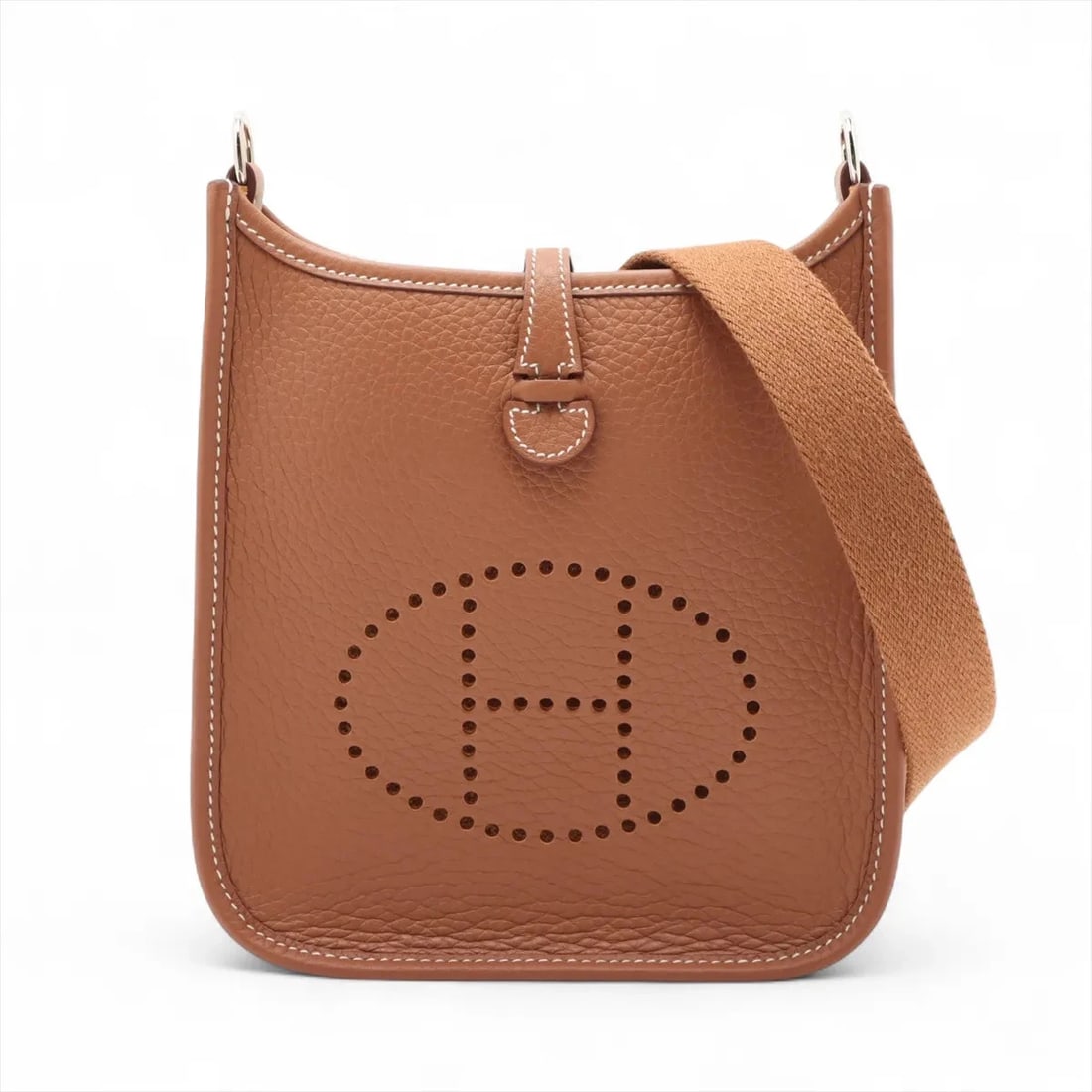 HERMES EVELYN 16 TPM TAURILLON CLEMENCE: Hermes evelyn 16 TPM Taurillon Clemence Brand: Hermès Type: Shoulder bag Material: Taurillon Clemence Color: Gold Size: Height:7.7inchLength:6.9inchDepth:2.2inch Accessories: None Accessor
