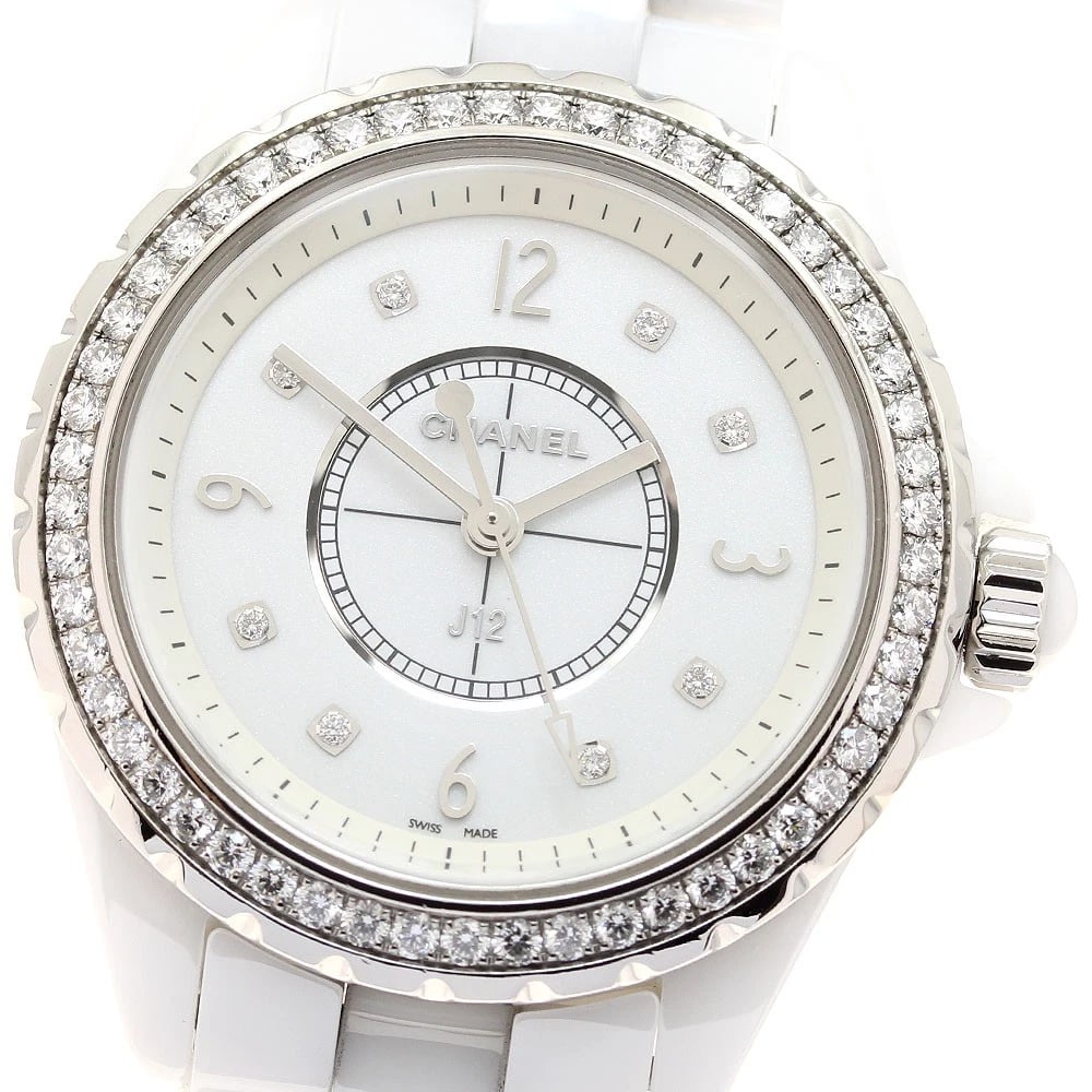 CHANEL J12 DIAMOND BEZEL WHITE QUARTZ WATCH: CHANEL J12 Diamond bezel white Quartz Watch Brand: CHANEL Type: Wristwatch Material: Band Material Stainless Steel / ceramic, Case Material Stainless Steel / ceramic Color: Band Color white, Dial Colo