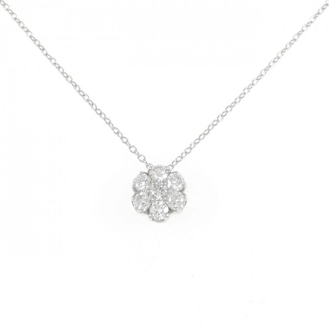 PONTE VECCHIO FLOWER NECKLACE: Ponte Vecchio Flower Necklace Brand: Ponte Vecchio Type: Necklace Material: 750 white gold, Main Stone/Creation Natural Color: white gold Size: 36?40cm Actual Size Pendant length approx. x width