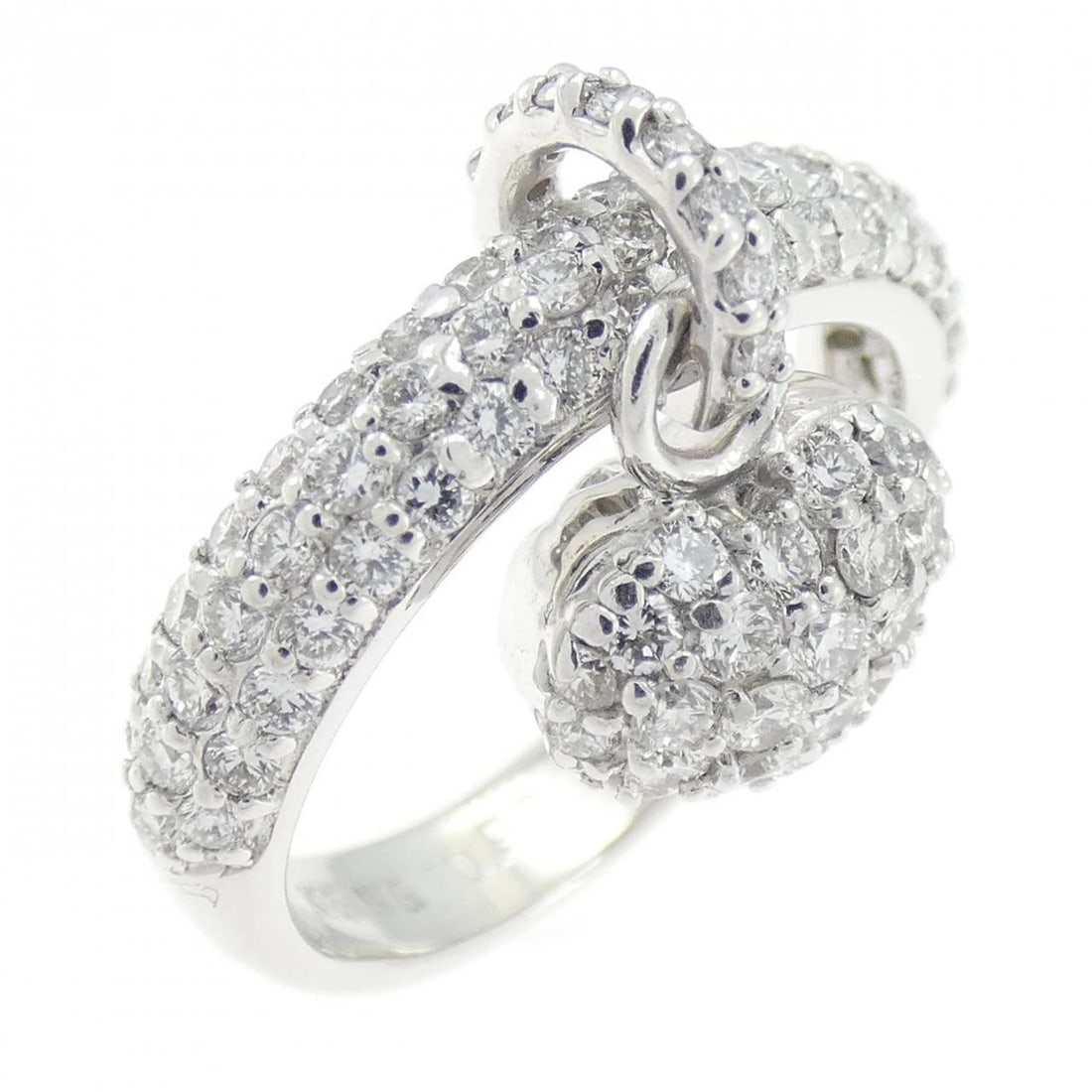 PONTE VECCHIO HEART DIAMOND RING: Ponte Vecchio Heart Diamond Ring Brand: Ponte Vecchio Type: Ring Material: 18k White Gold, Main Stone/Creation Natural Color: White Gold Size: US 4 Accessories: None Accessories Notice: When