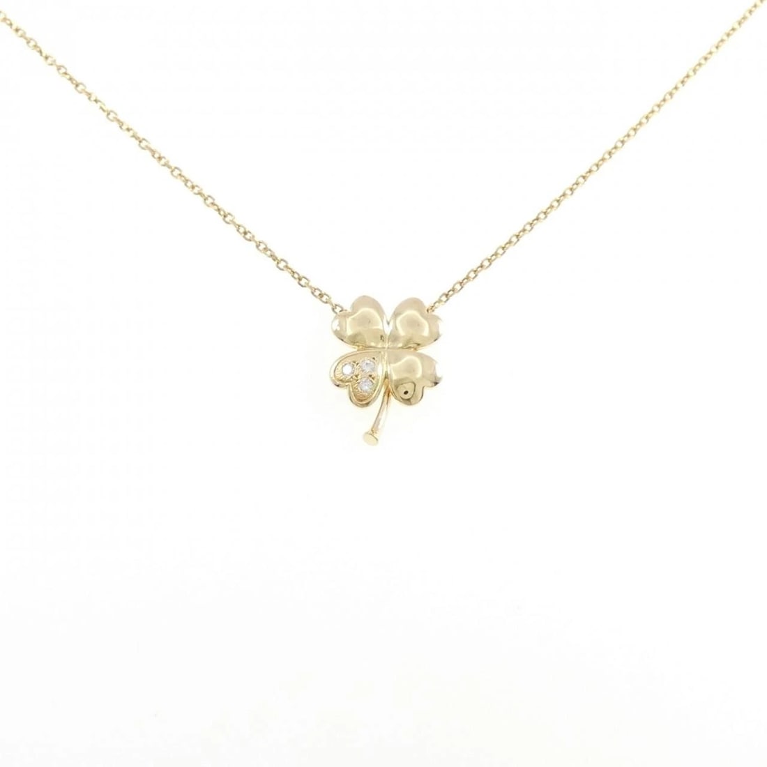MIKIMOTO CLOVER DIAMOND NECKLACE: Mikimoto Clover Diamond Necklace Brand: MIKIMOTO Type: Necklace Material: K18 yellow gold, Main Stone/Creation Natural Color: Yellow Gold Size: 36cm Actual Size Pendant length approx. x width