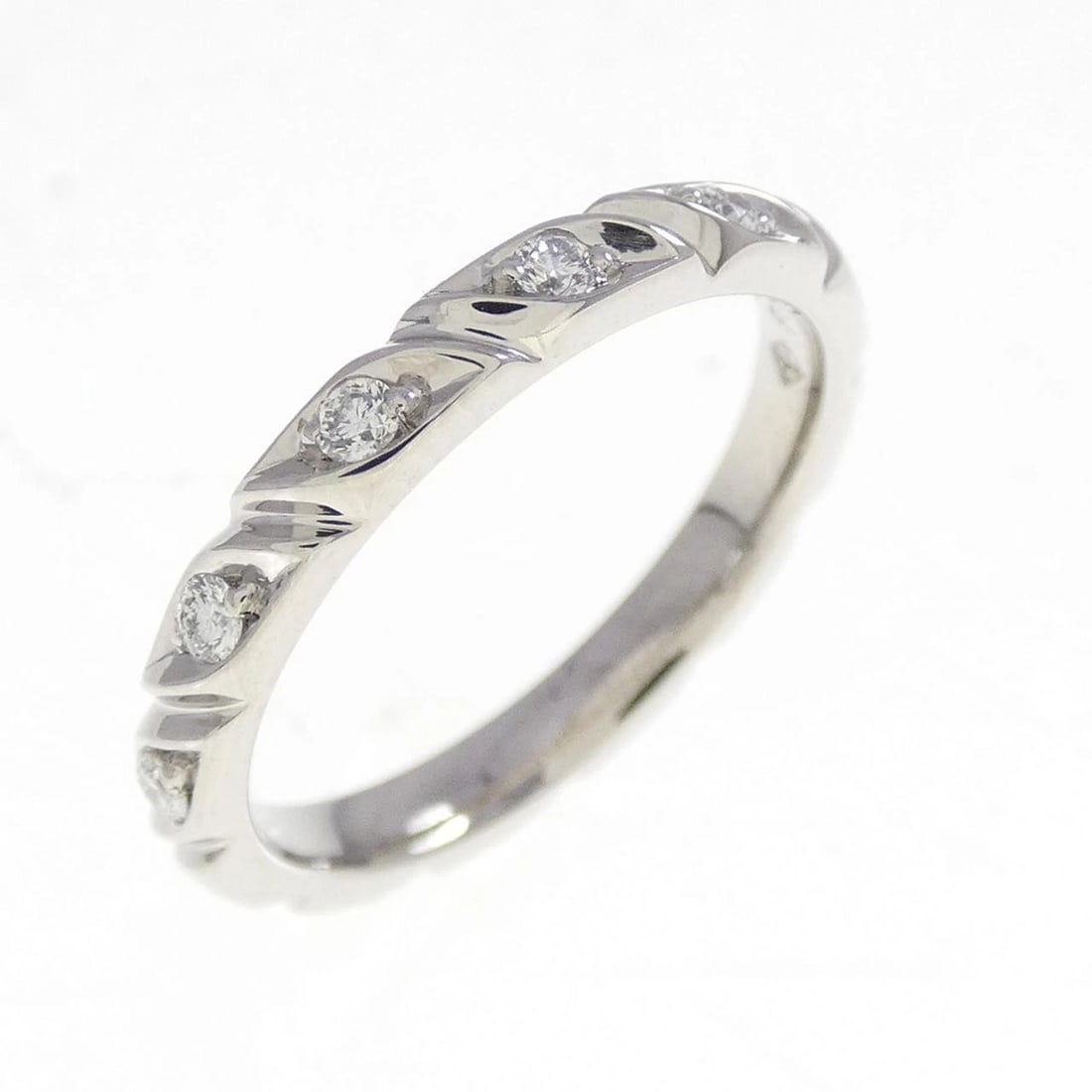 CHAUMET TORSADE RING: Chaumet Torsade Ring Brand: Chaumet Type: Ring Material: Platinum950, Main Stone/Creation Natural Color: White Size: US 4 1/2(48) Accessories: None Accessories Notice: When purchasing pre-