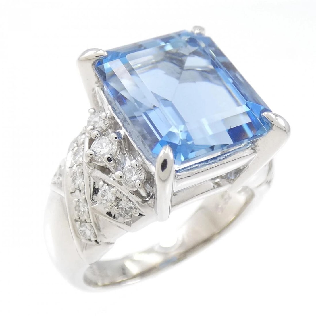 TASAKI AQUAMARINE RING: Tasaki Aquamarine Ring Brand: TASAKI Type: Ring Material: Platinum, Main Stone/Creation AquamarineSecondary Stone diamond Color: Silver Size: US 5 1/2 Accessories: None Accessories Notice: When