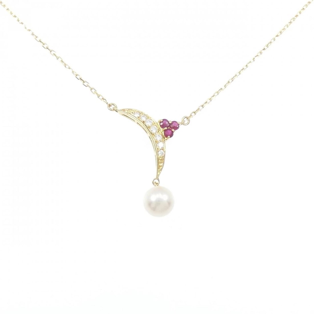MIKIMOTO COLOR STONE NECKLACE: Mikimoto Color Stone Necklace Brand: MIKIMOTO Type: Necklace Material: K18 yellow gold, Main Stone/Creation Akoya Pearl Secondary Stone Diamond / Ruby Color: Yellow Gold Size: 42cm Actual Size