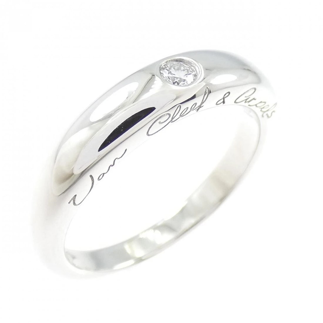 VAN CLEEF & ARPELS NEW YORK RING: Van Cleef & Arpels New York Ring Brand: Van Cleef & Arpels Type: Ring Material: Platinum950, Main Stone/Creation Natural Color: White Size: US 6 1/4(52) Accessories: None Accessories Notic