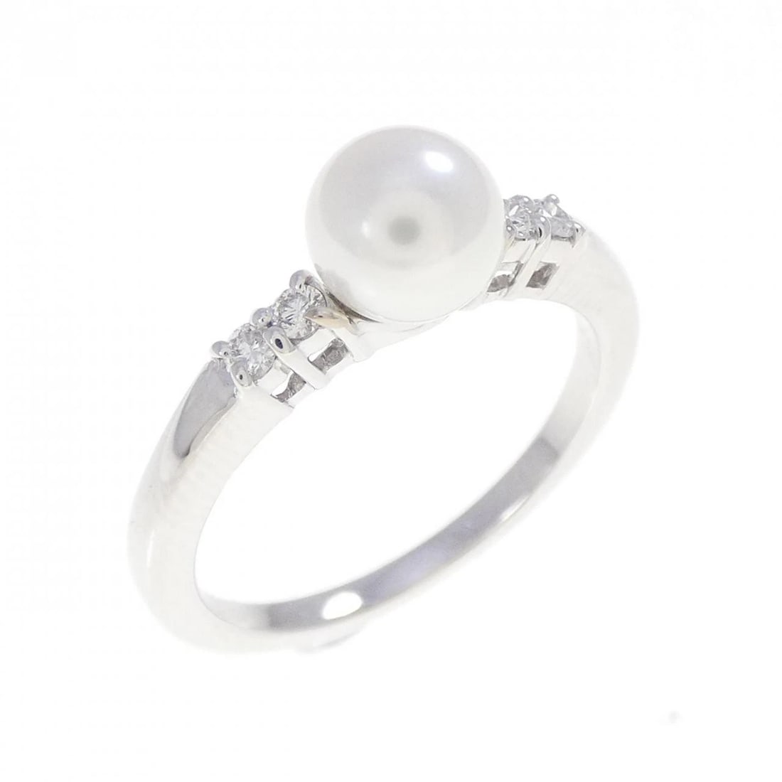 MIKIMOTO AKOYA PEARL RING: Mikimoto Akoya Pearl Ring Brand: MIKIMOTO Type: Ring Material: K18 white gold, Main Stone/Creation Akoya Pearl Secondary Stone Natural Color: None Size: US 5 Accessories: None Accessories Notice: